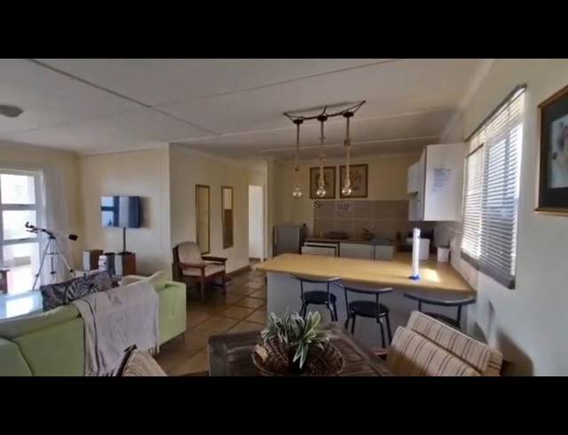 2 BEDROOM APARTMENT FOR SALE IN MARGATE BEACH